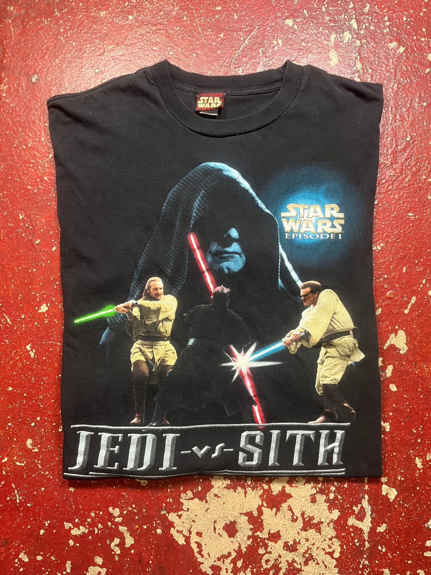 1999 Star Wars Episode 1 “Jedi v Sith” Tee