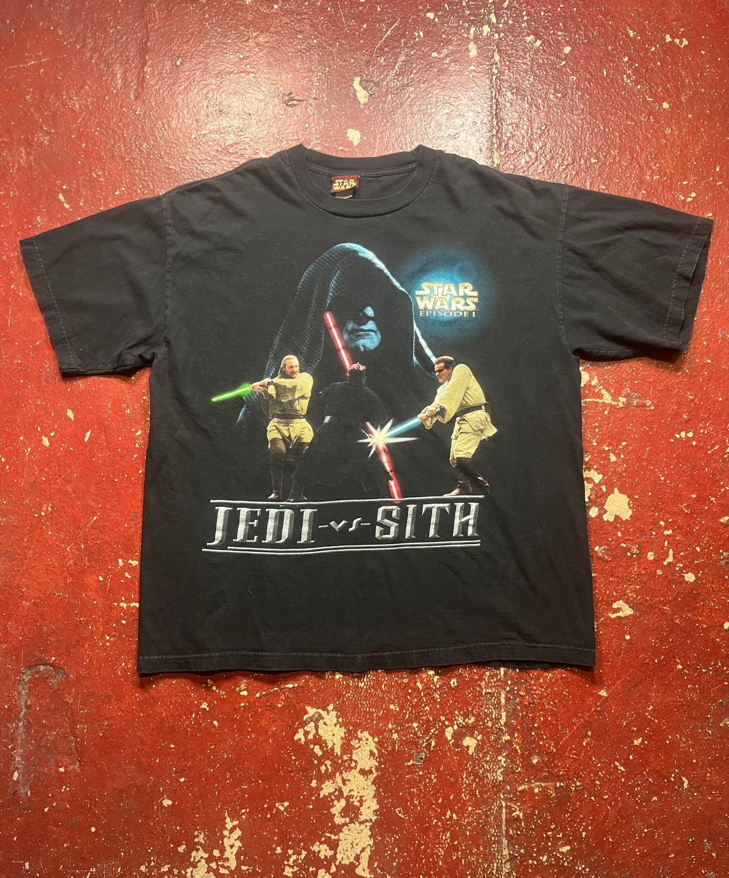 1999 Star Wars Episode 1 “Jedi v Sith” Tee