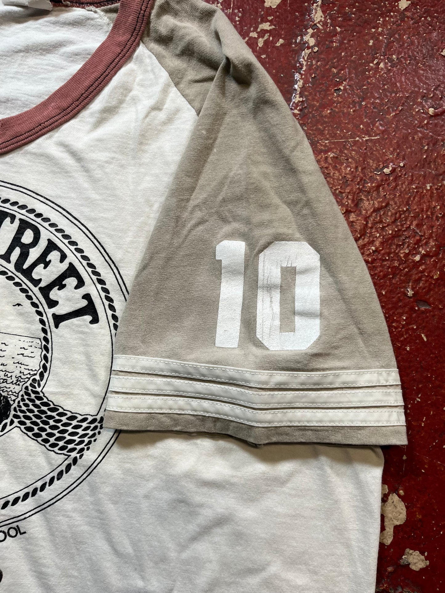 70s/80s 6th Street Pier Tri Tone Vee Neck Tee