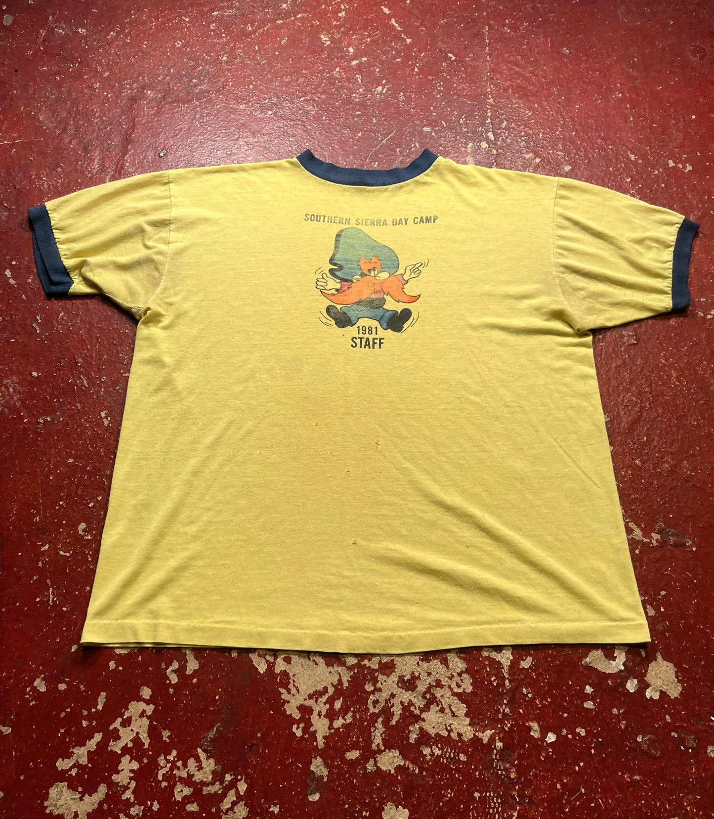 1981 Southern Sierra Day Camp Yosemite Sam Tee