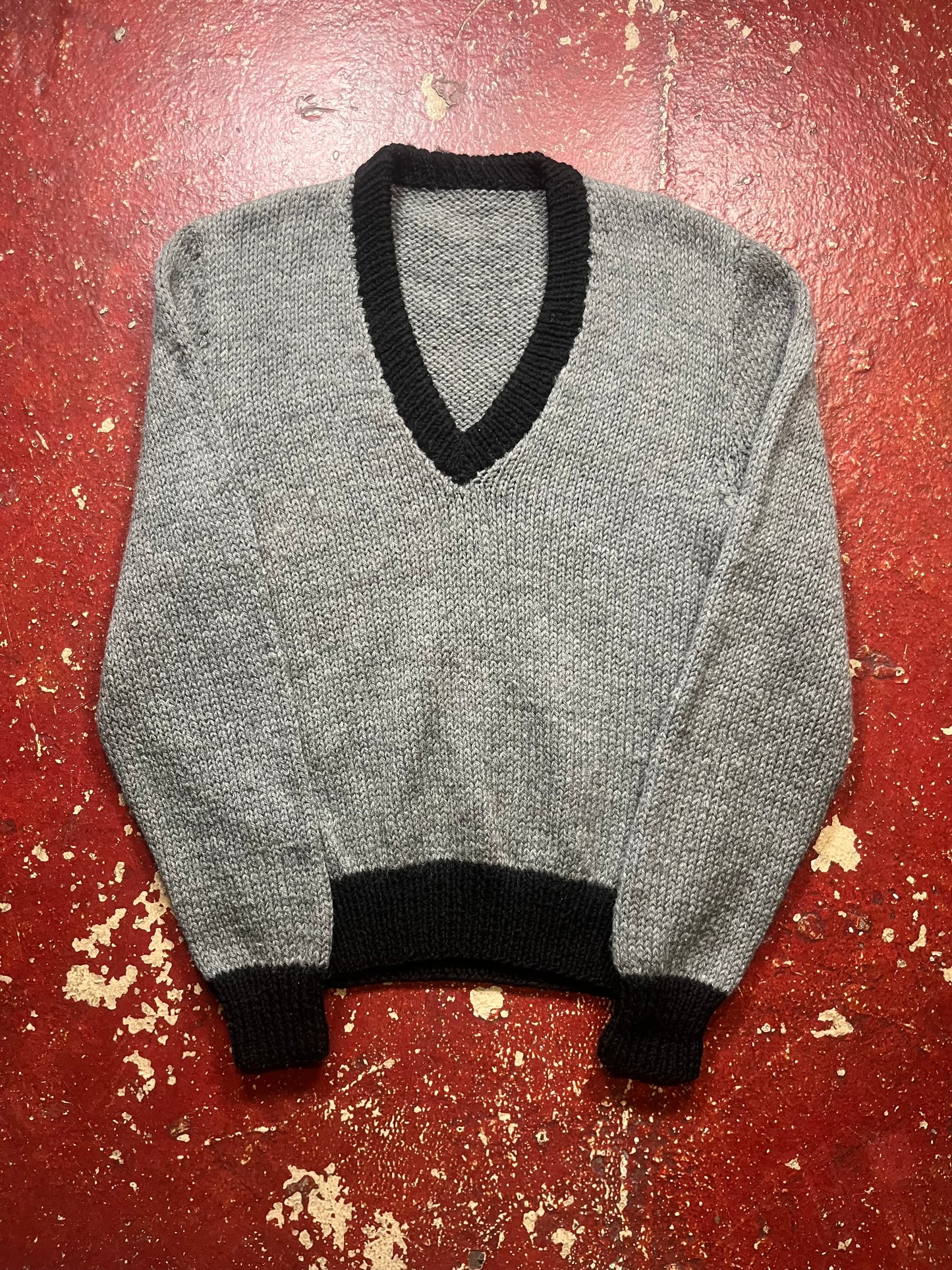 50s/60s Grey & Black Wool Vee Neck Sweater