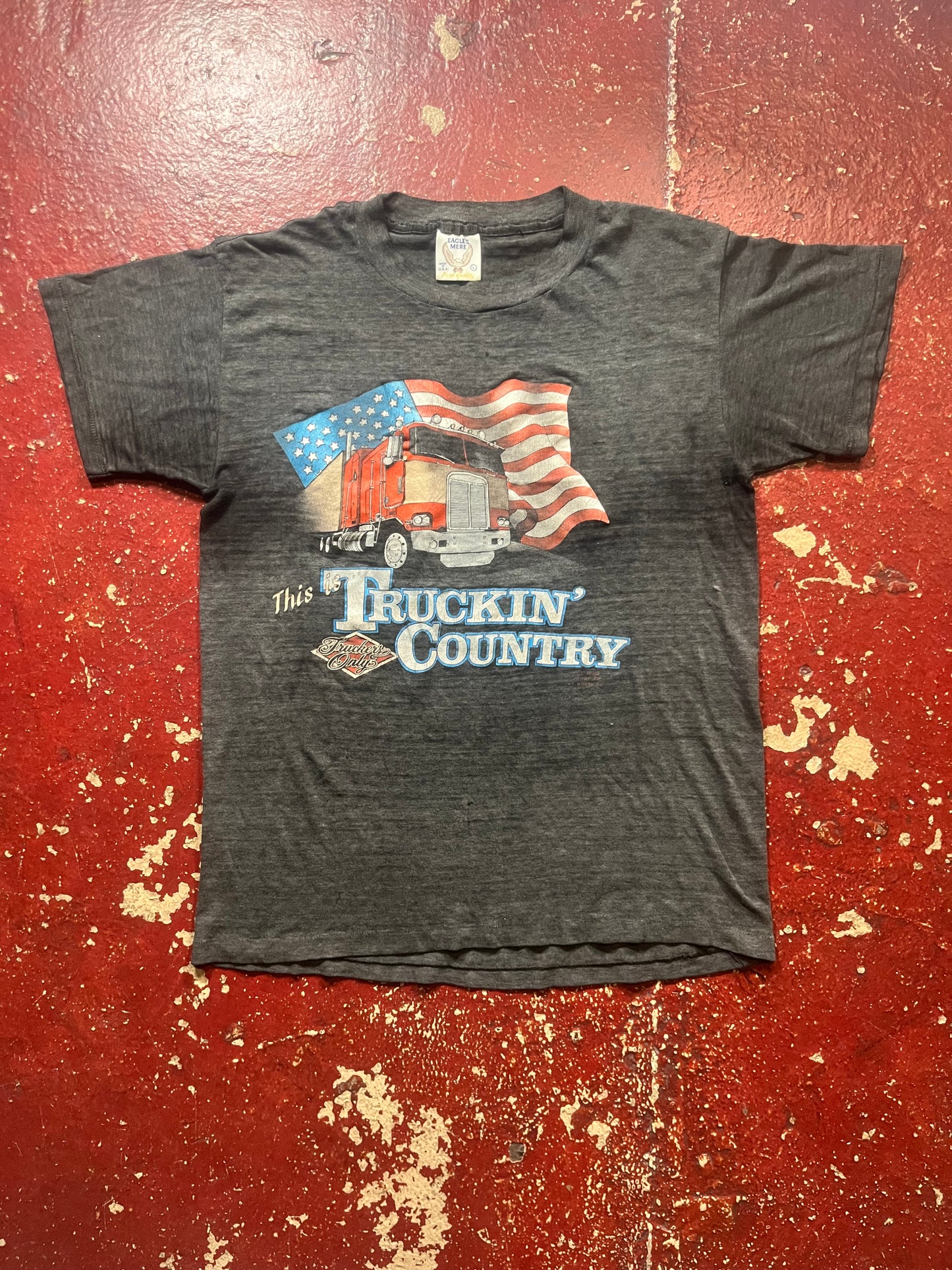 1986 3D Emblem Truckers Only “Truckin Country” Tee