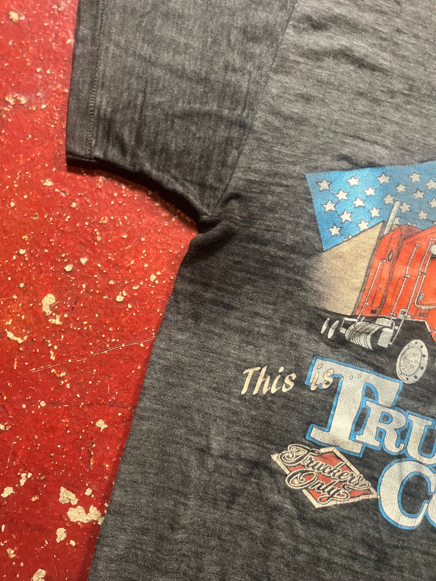 1986 3D Emblem Truckers Only “Truckin Country” Tee