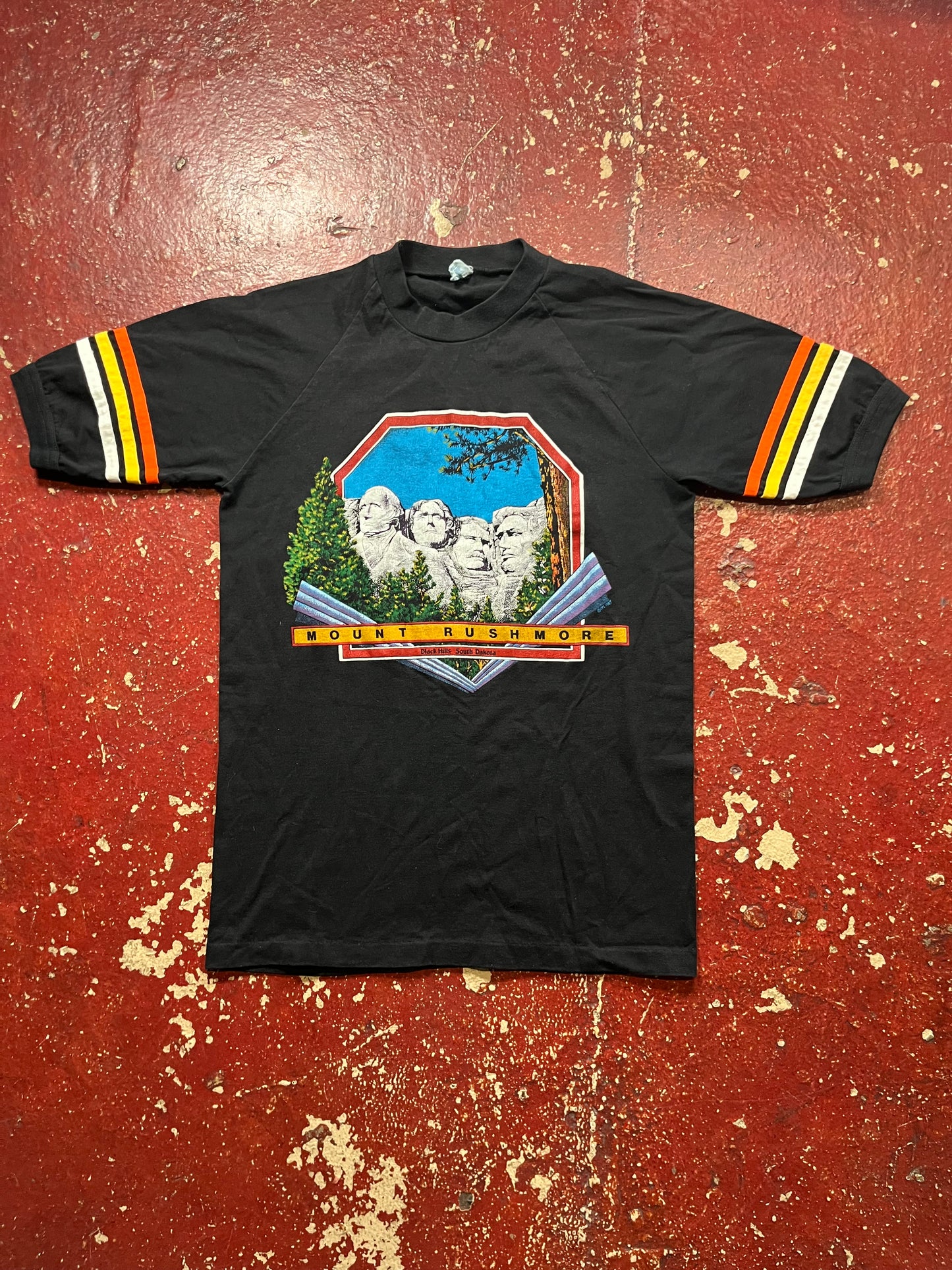 1985 Mount Rushmore Tee
