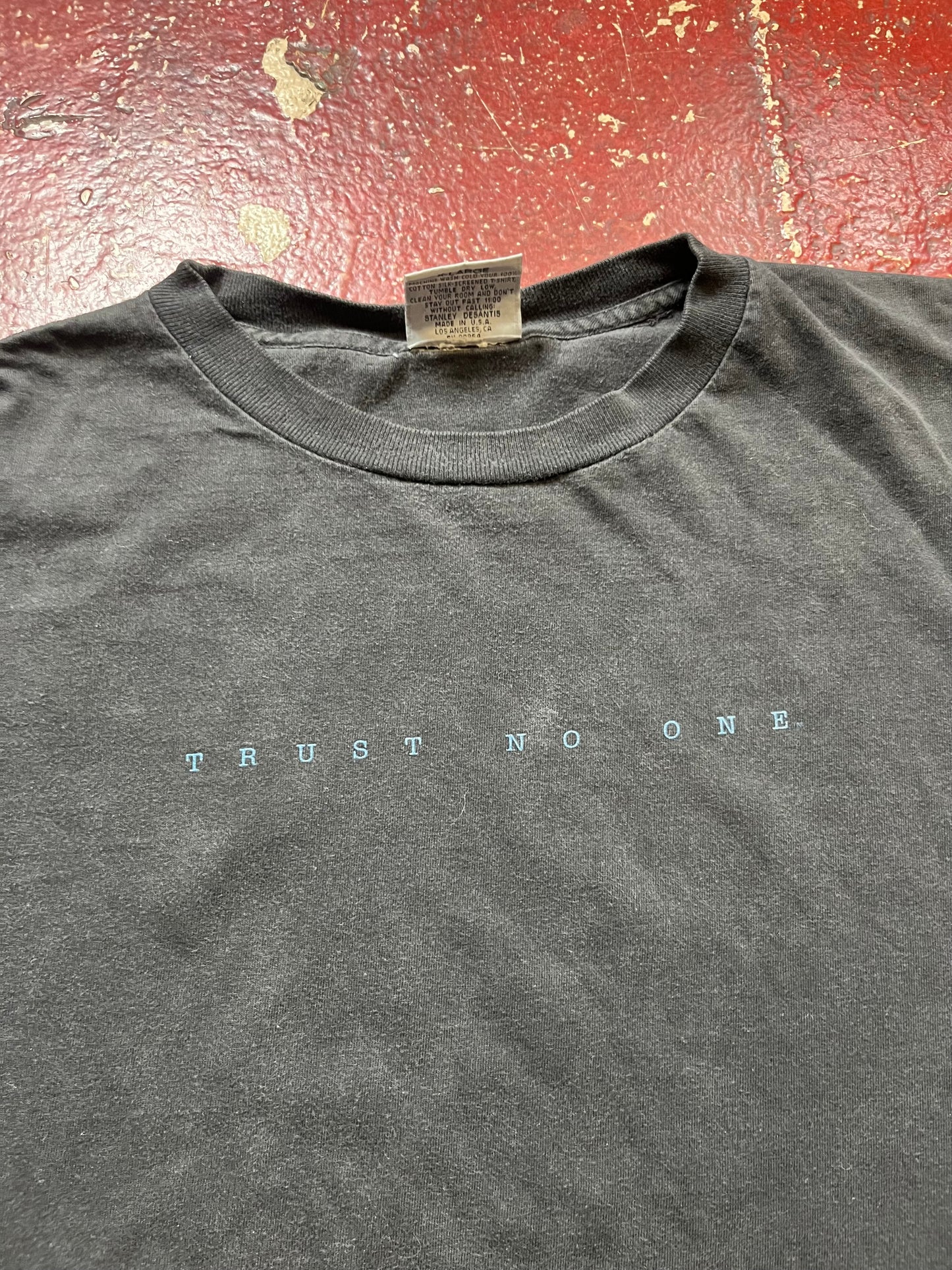 90s X Files “Trust No One” Tee