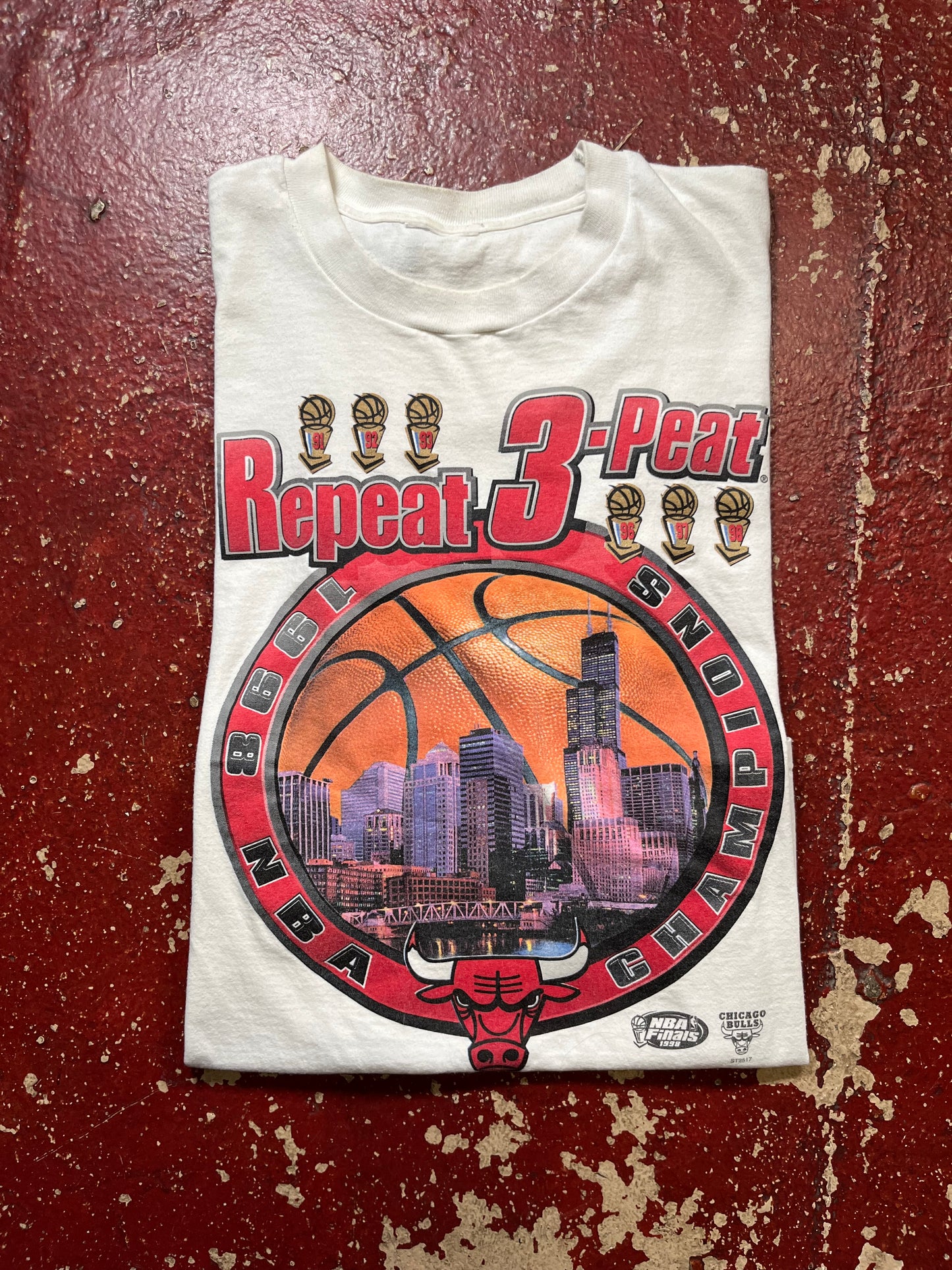1998 Repeat 3 Peat Chicago Bulls Tee