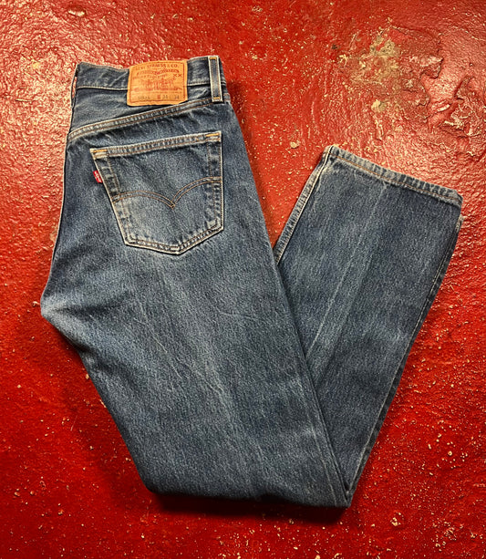 90s Levis 501s Jeans (32 Waist)