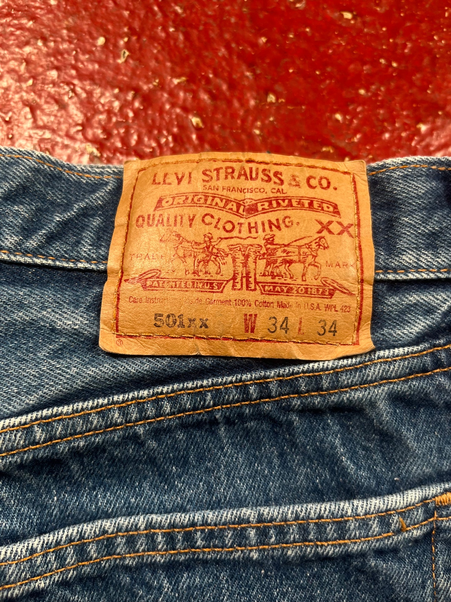 90s Levis 501s Jeans (32 Waist)